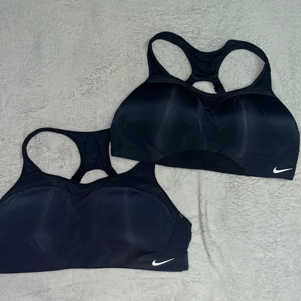 black nike sports bras